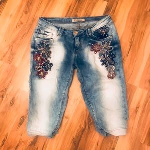 EXCLUSIVE JEAN SHORTS